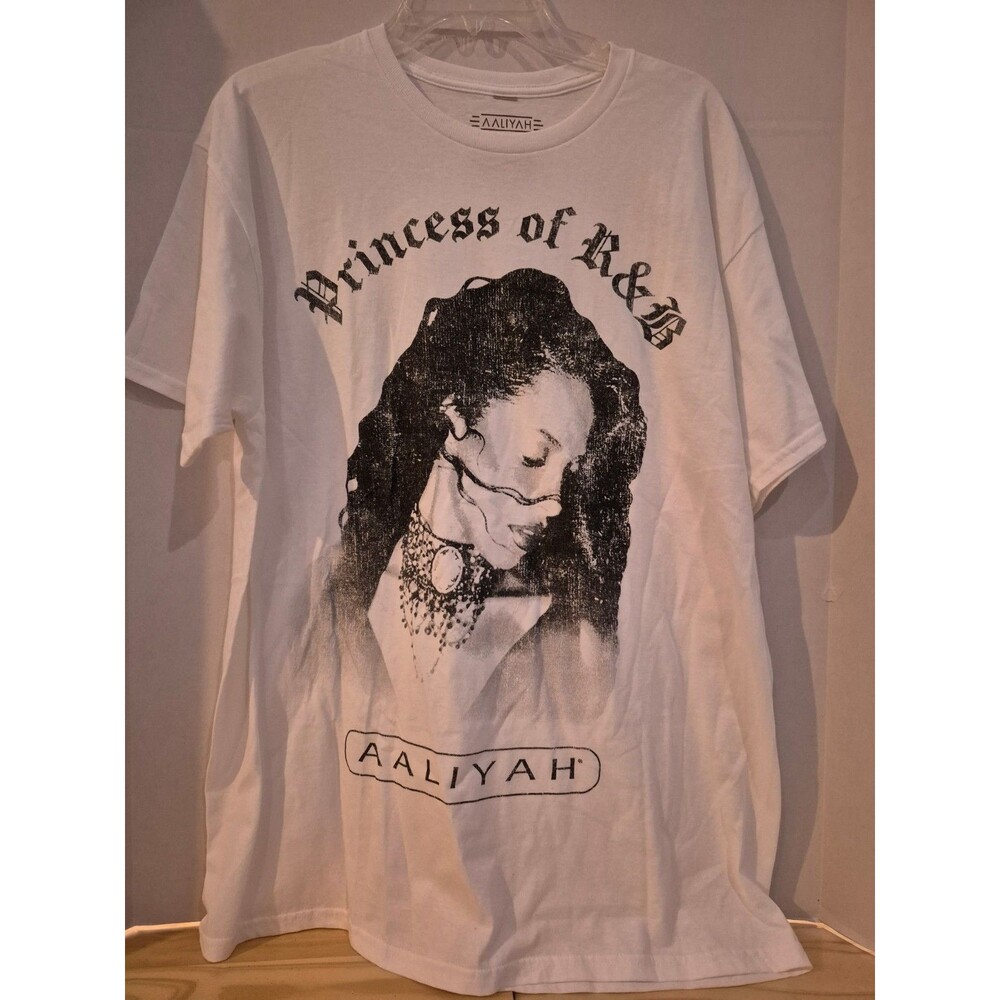 Aaliyah Princess of R&B Graphic T-Shirt Size Large